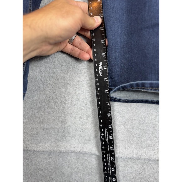 Riders by Lee Jeans Womens 26W Medium Blue Stretch Bermuda Shorts Denim‎ Plus - Picture 4 of 11